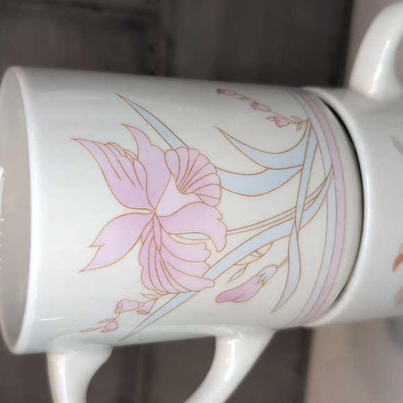 Vintage Finest Ceramics Floral mug set - Picture 8 of 8
